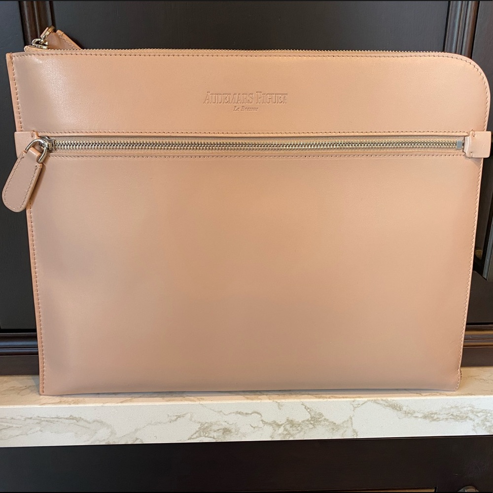 NWOT: AUDEMARS PIGUET: Leather Folio Case